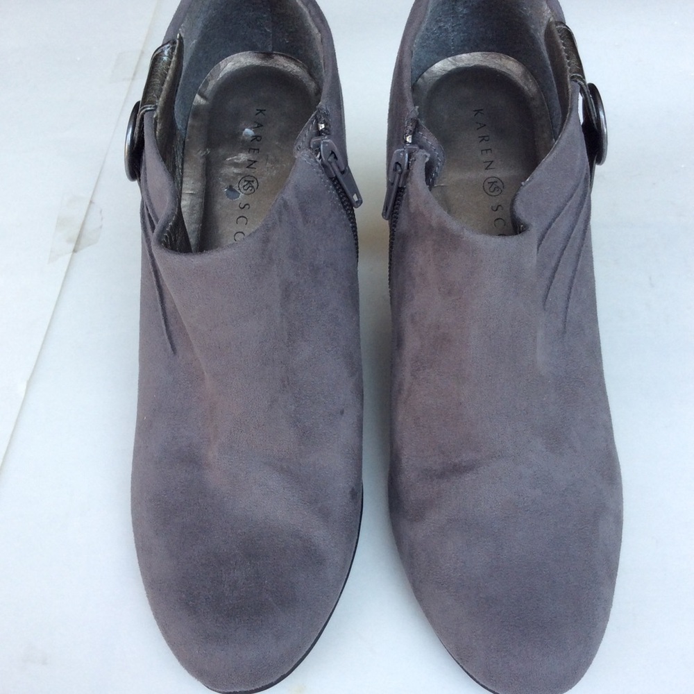 Karen Scott High Heel 3.5 inches Size 8.5 Suede